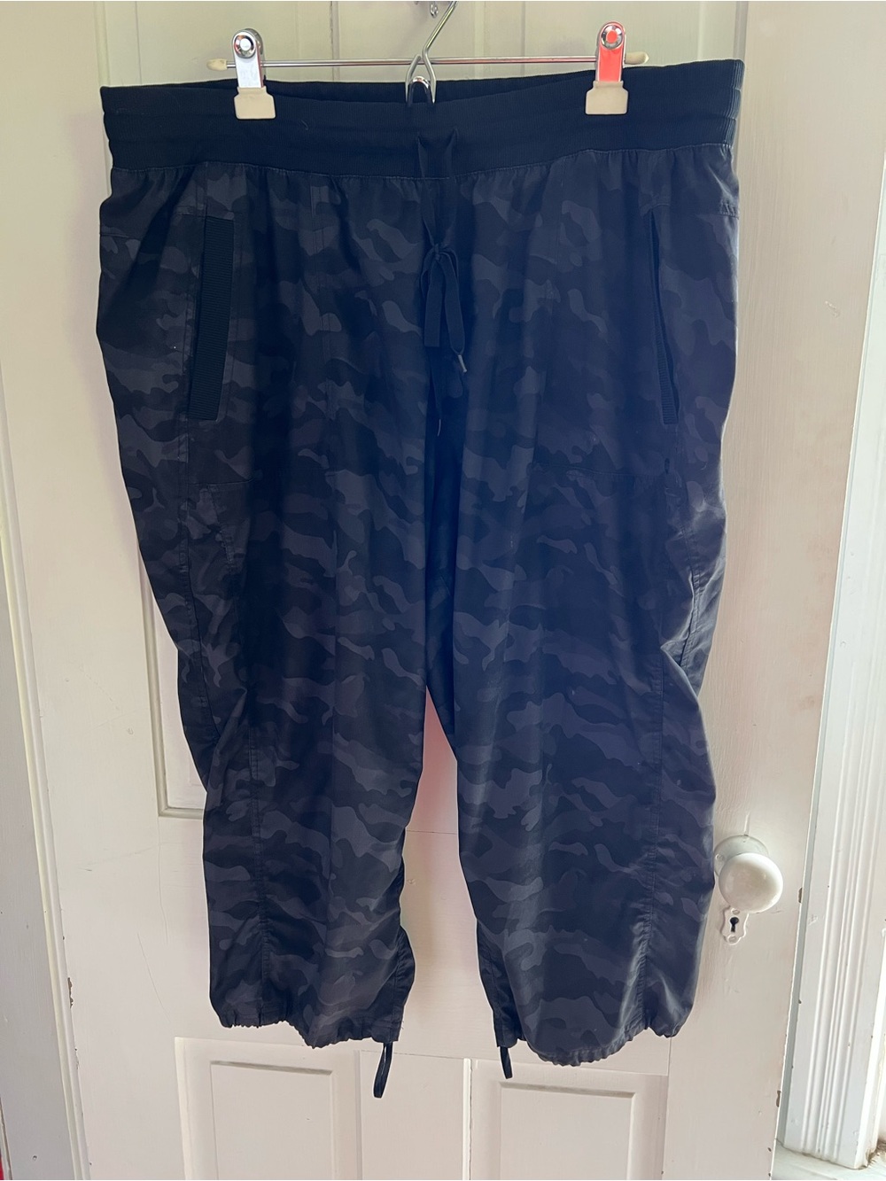 RBX Women’s Black / Grey Camo Athletic Capris